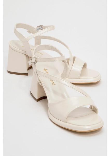 Kadın Çapraz Bantlı Topuklu Sandalet Sedef Cilt