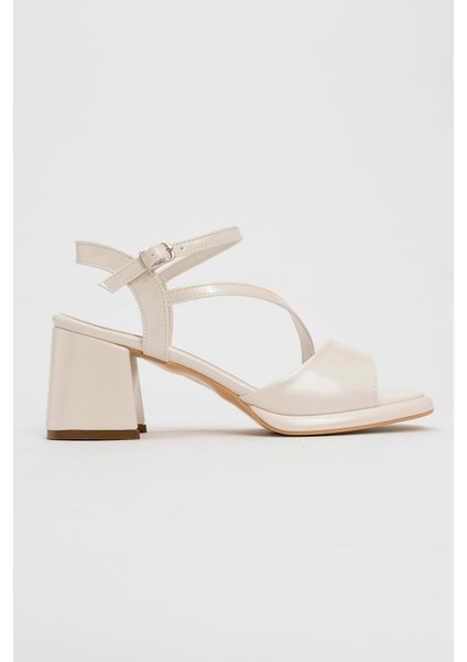 Kadın Çapraz Bantlı Topuklu Sandalet Sedef Cilt fiyatları