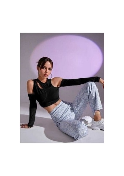 Kadın Asimetrik Omuz ve Göğüs Detay Uzun Kollu Cutout Crop Bluz