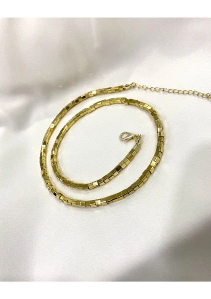 Altın / Gold Renk Küp Detaylı Boru Plaka Kolye