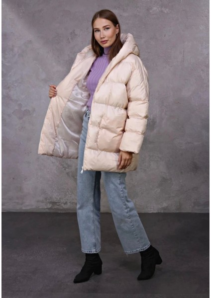 Oversize Kapşüyonlu Şişme Mont-Bej Renk modelleri