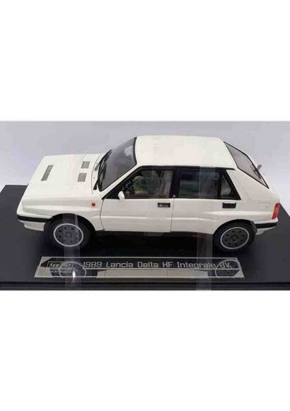 1:18 1989 Lancia Delta Hf Integra Sv (Sunstar Diecast)