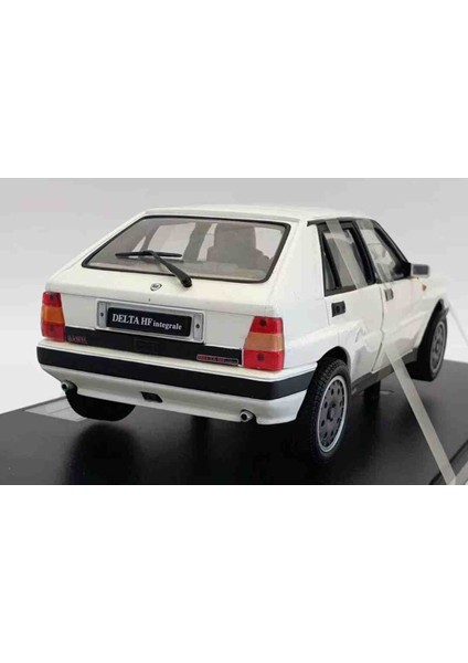 1:18 1989 Lancia Delta Hf Integra Sv (Sunstar Diecast)