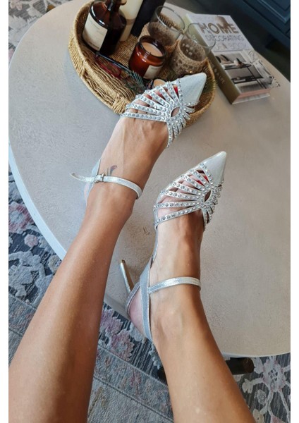 036 7469 Topukla Kadın Bilekden Bağlamalı Ince Topuklu Taşlı Abiye Ayakkabı modelleri