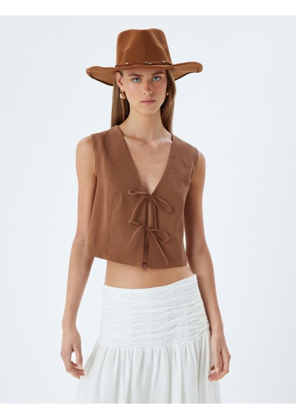 Fiyonklu Önü Bağcıklı Crop Yelek V Yaka Modal Kumaş modelleri