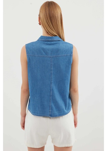 Kadın Denim Kolsuz Metal Düğmeli Cep Aksesuarlı Kot Gömlek HZL24S-BD1202571