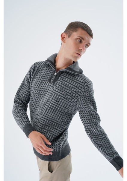 Erkek Antrasit Kamyon Yaka Jakarlı Üç Renkli Fermuarlı Yün Triko Örme Kazak TRIST-5340 fırsatları