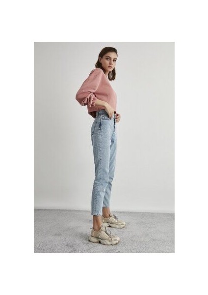 Heidi Kar Mavi Mom Jeans Likralı Yüksek Bel Mavi Kar Yıkamalı Mom Kot Pantolon Likralı Jean modelleri