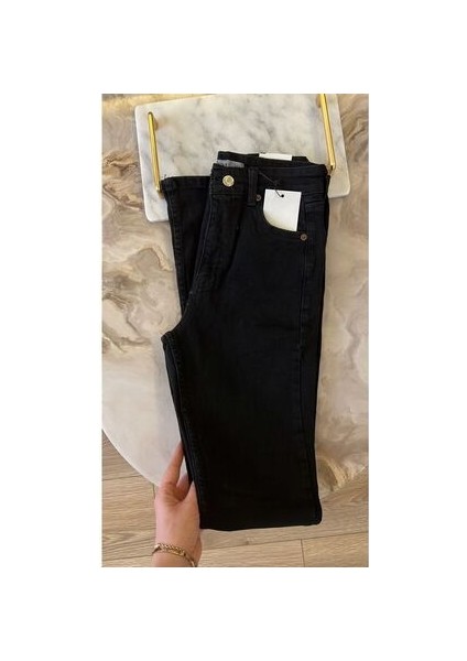 Yüksek Bel Esnek Siyah Ispanyol Paça Jeans Pantolon(1 Beden Büyük Alınız)