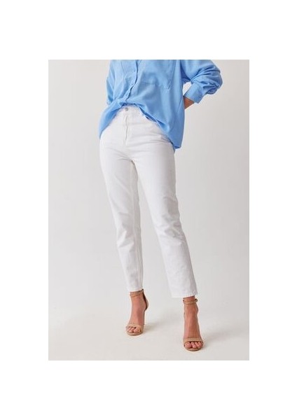 Beyaz Yüksek Bel Likralı Denim Kumaş Mom Fit Yüksek Bel Jean 2024 fiyatları