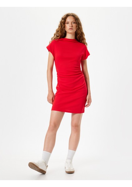 Mini Slip Elbise Kısa Kollu Kayık Yaka Drapeli