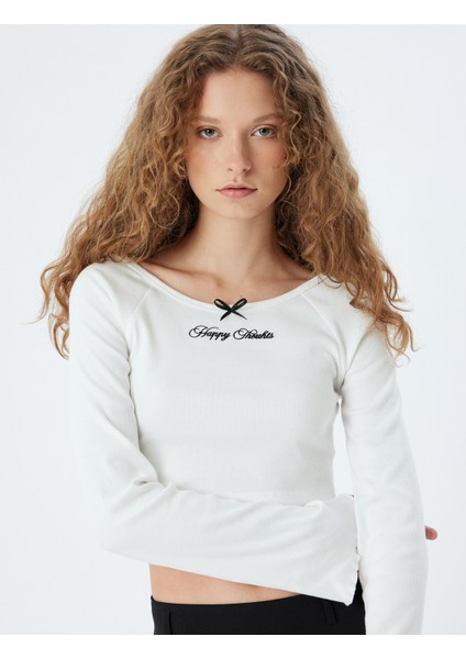 Crop Tişört Ispanyol Kollu Slogan Işlemeli Kayık Yaka Fiyonklu Slim Fit