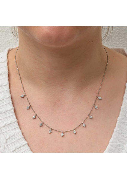 Gümüş Baklava Kesim Şans Kadın Kolye