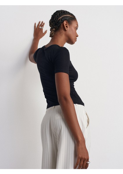 30747 Bisiklet Yaka Basic T-Shirt-Siyah fiyatları