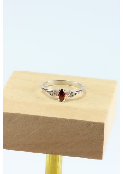 Taşlı Minimalist Tasarım Yüzük 925 Ayar Gümüş fiyatları