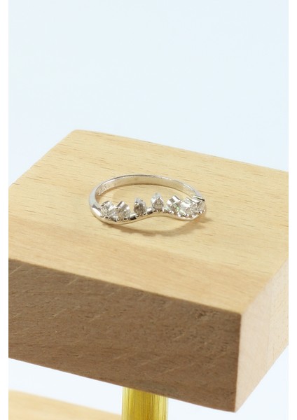 Sıra Taşlı Taç Tasarım Yüzük 925 Ayar Gümüş fiyatları