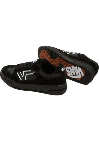 Upland Unisex Sneaker