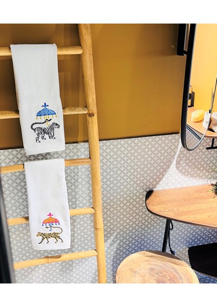 Dekoratif Leopar Desenli Safari Serisi Yüz Havlusu (1 Adet) modelleri