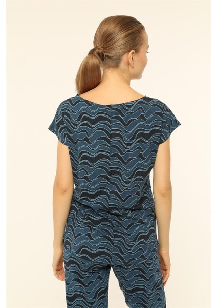 Dalgalı Desenli T-Shirt fırsatları