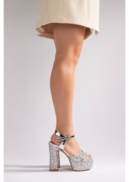 Cindirella Kadın Abiye Platform Topuklu Ayakkabı Gümüş Payetli modelleri