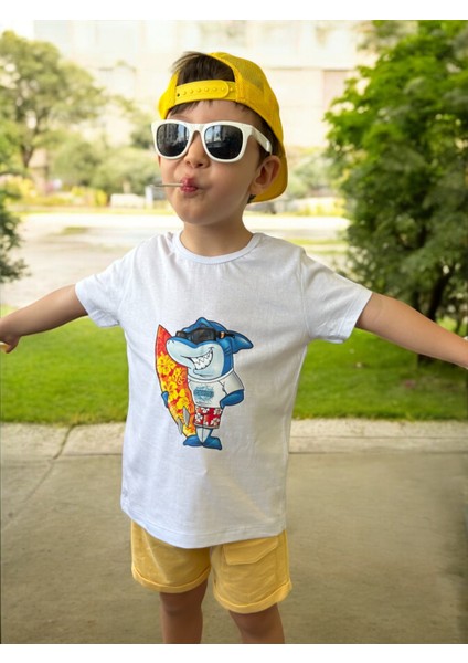 Beyaz Pamuklu Penye Kumaş Mavi Köpekbalığı Baskılı Kız Erkek Çocuğu Kısa Kollu T-Shirt