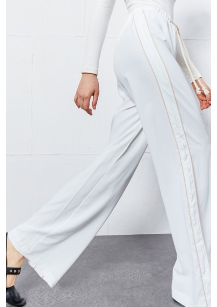 Ekru Yanları Şerit Biyeli Kordon Ip Detaylı Dökümlü Pantolon