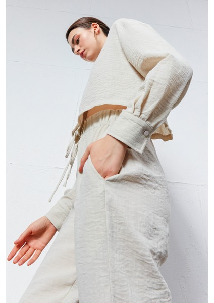 Bej Crop Gömlek Cep Detaylı Pantolon Takım