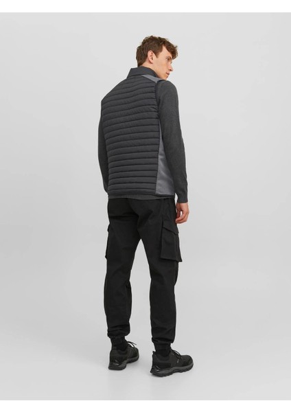 Jack&Jones 12200684 2 Cep Yan Ve Omuz Ek Parca Detaylı Yelek fiyatları