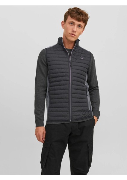 Jack&Jones 12200684 2 Cep Yan Ve Omuz Ek Parca Detaylı Yelek