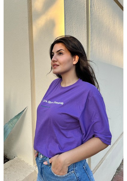 Mor Renk Freedom Baskı Unisex Oversize T-Shirt fiyatları
