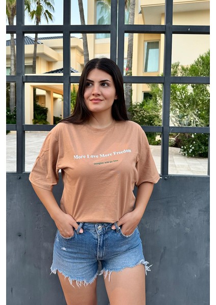 Latte Renk Freedom Baskı Unisex Oversize T-Shirt