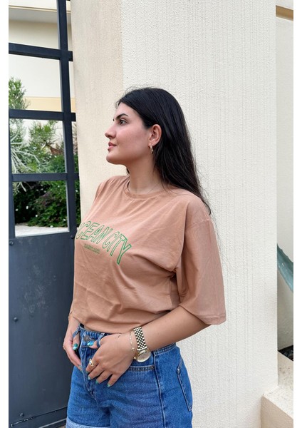 Latte Renk Ocean City Baskı Unisex Oversize T-Shirt fiyatları