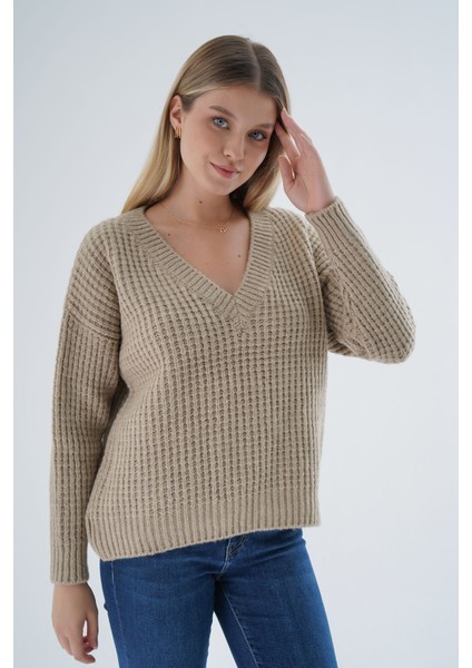 Kadın Bej Oversize V Yaka Nopen Selanik Örgü Yünlü Özel Iplik Triko Örme Kazak TRIST-6160