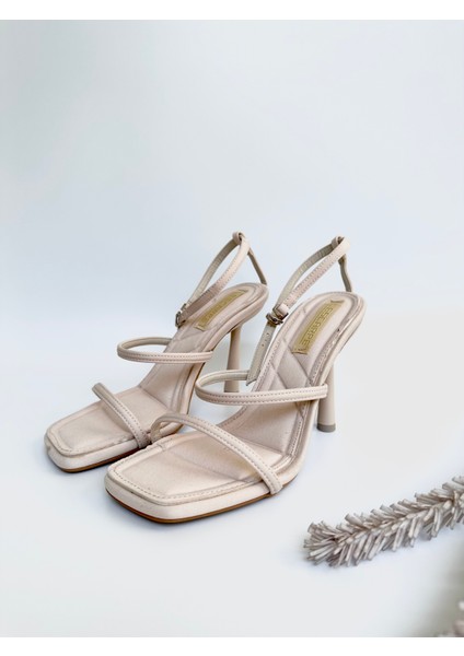Kadın Ince Şeritli Topuklu Ayakkabı fiyatları