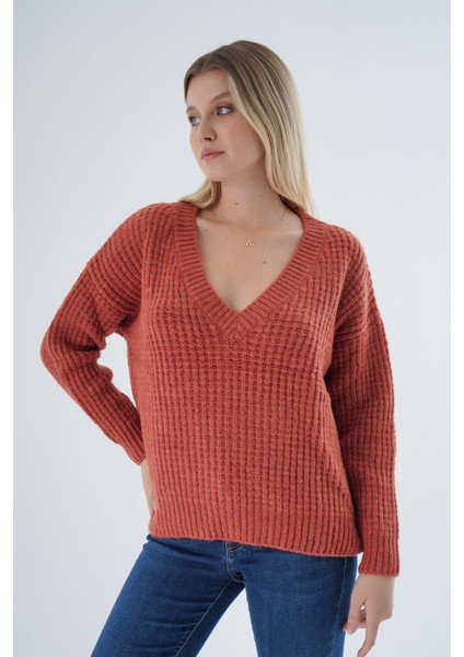 Kadın Kiremit Oversize V Yaka Nopen Selanik Örgü Yünlü Özel Iplik Triko Örme Kazak TRIST-6160