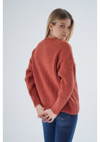 Kadın Kiremit Oversize V Yaka Nopen Selanik Örgü Yünlü Özel Iplik Triko Örme Kazak TRIST-6160 modelleri