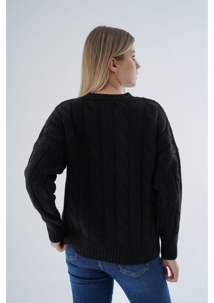 Kadın Siyah Oversize Bisiklet Yaka Saç Örgülü Yünlü Özel Iplik Triko Örme Kazak TRIST-6167 modelleri