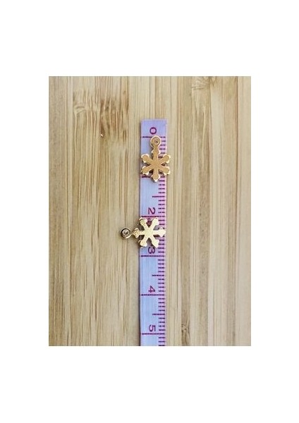 Pleksi Kar Tanesi Oya, Abiye ve Halay Mendili El Işleme Plastik Pul 9mm. Tahmini 250 Adet. fırsatları