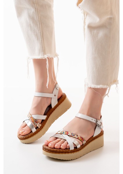 Beyaz Multi Ortopedik Deri Dolgu Kadın Sandalet fırsatları