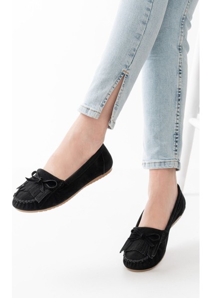 Siyah Püsküllü Günlük Kadın Babet