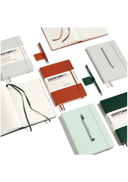 Leuchttrum 1917 Medium(A5) Sert Kapak, 251 Numaralandırılmış Noktalı Sayfa Defter Apricot 369780 modelleri