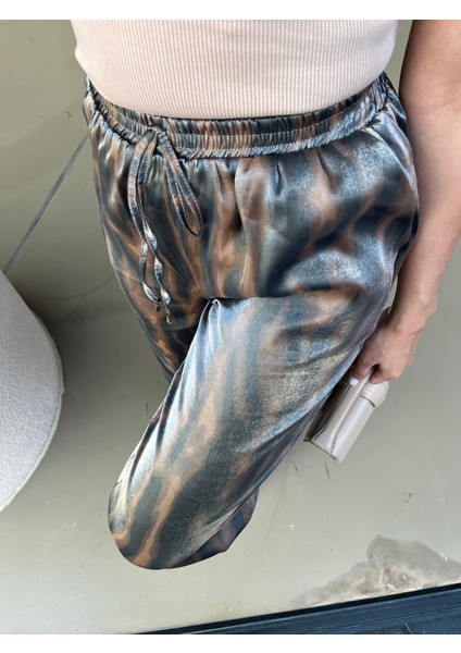 Nur Sönmez Fashion Leopar Saten Pantolon