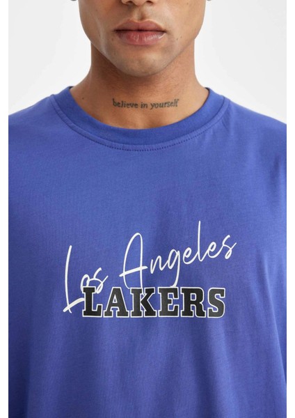 Fit NBA Los Angeles Lakers Oversize Geniş Kalıp Bisiklet Yaka Sırt Baskılı Pamuklu Kısa Kollu Tişört C9256AX24AU