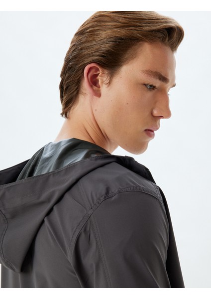 Spor Ceket Kapşonlu Uzun Kollu Fermuarlı Cep Detaylı