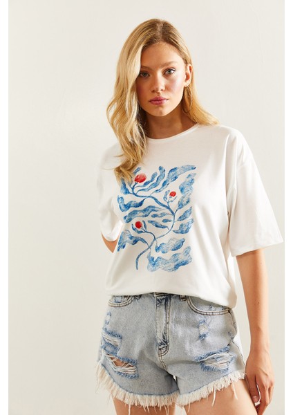 Kadın Desenli Kısa Kollu Basic T-Shirt fırsatları