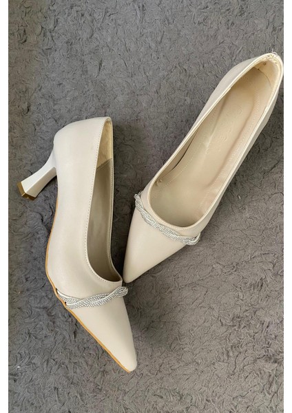 Kadın Izla Krem Cilt Taş Detaylı Sivri Burun 7,5 cm Topuklu Stiletto indirimleri