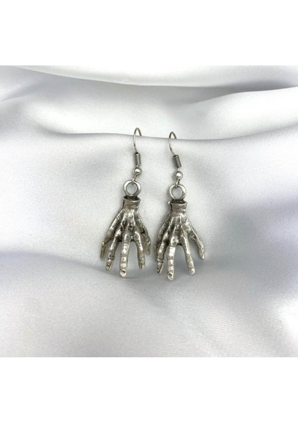 Wednesday Eli Gotik Pençe Küpe