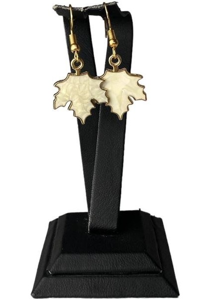 Gold Çerçeveli Zarif Yaprak Küpe modelleri