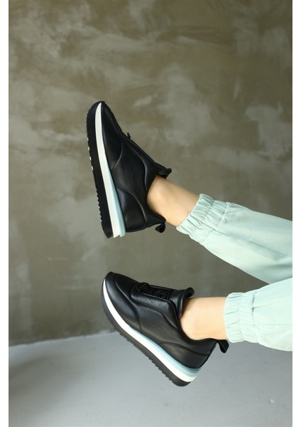 Balla Siyah Deri Kadın Sneaker