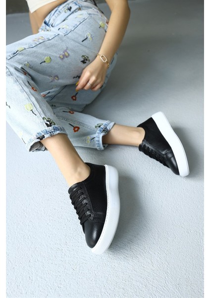 Julia Siyah Deri Kadın Sneaker